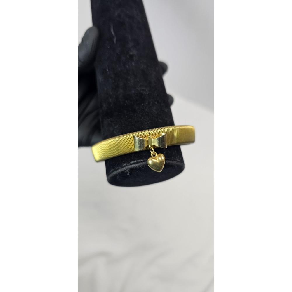 Vintage Gold Tone Coil Bracelet Bow Heart‎ Charm Stretch Statement